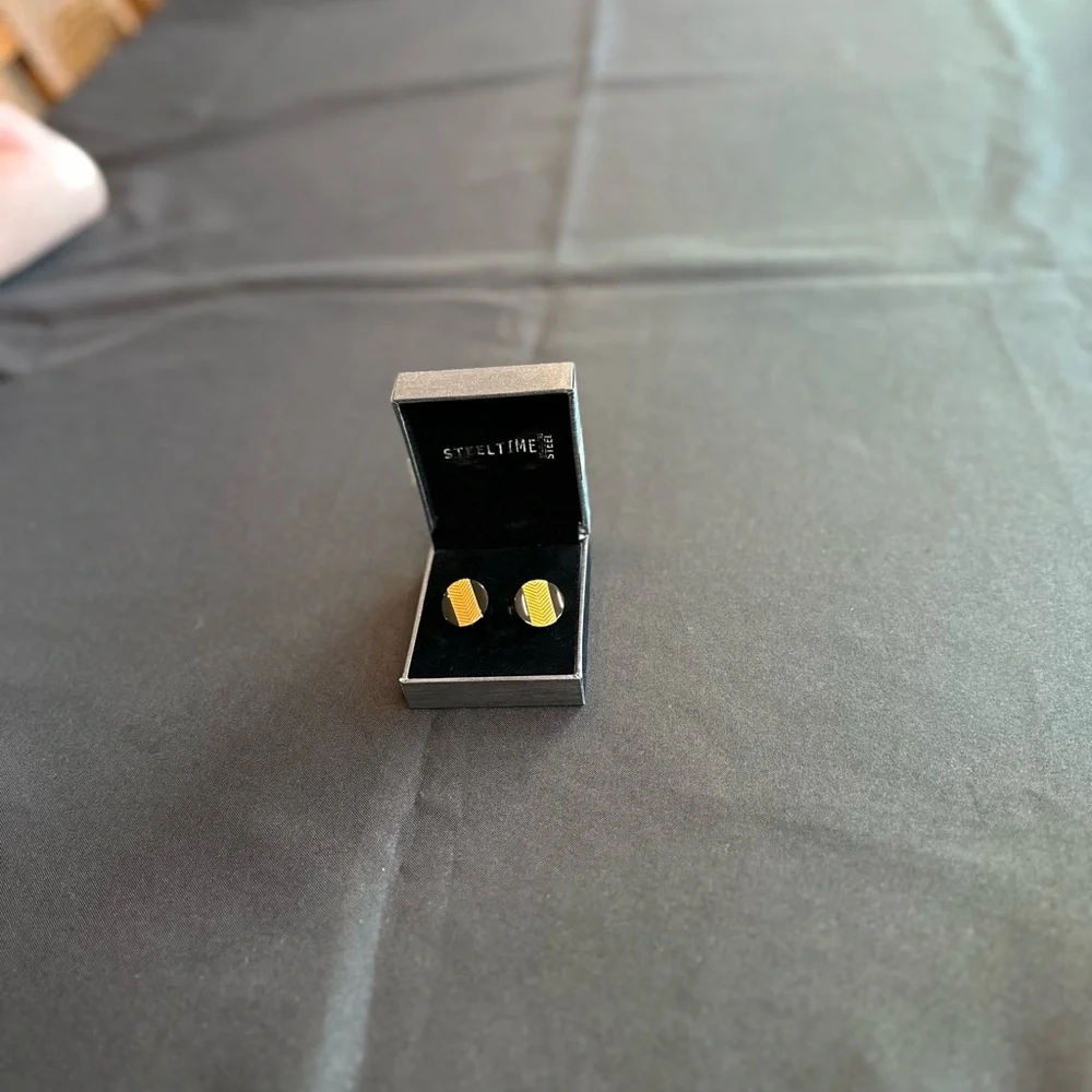 Elegant Black and Gold Cuff Links